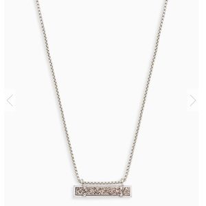 KENDRA SCOTT NECKLACE LIKE NEW WORN ONCE